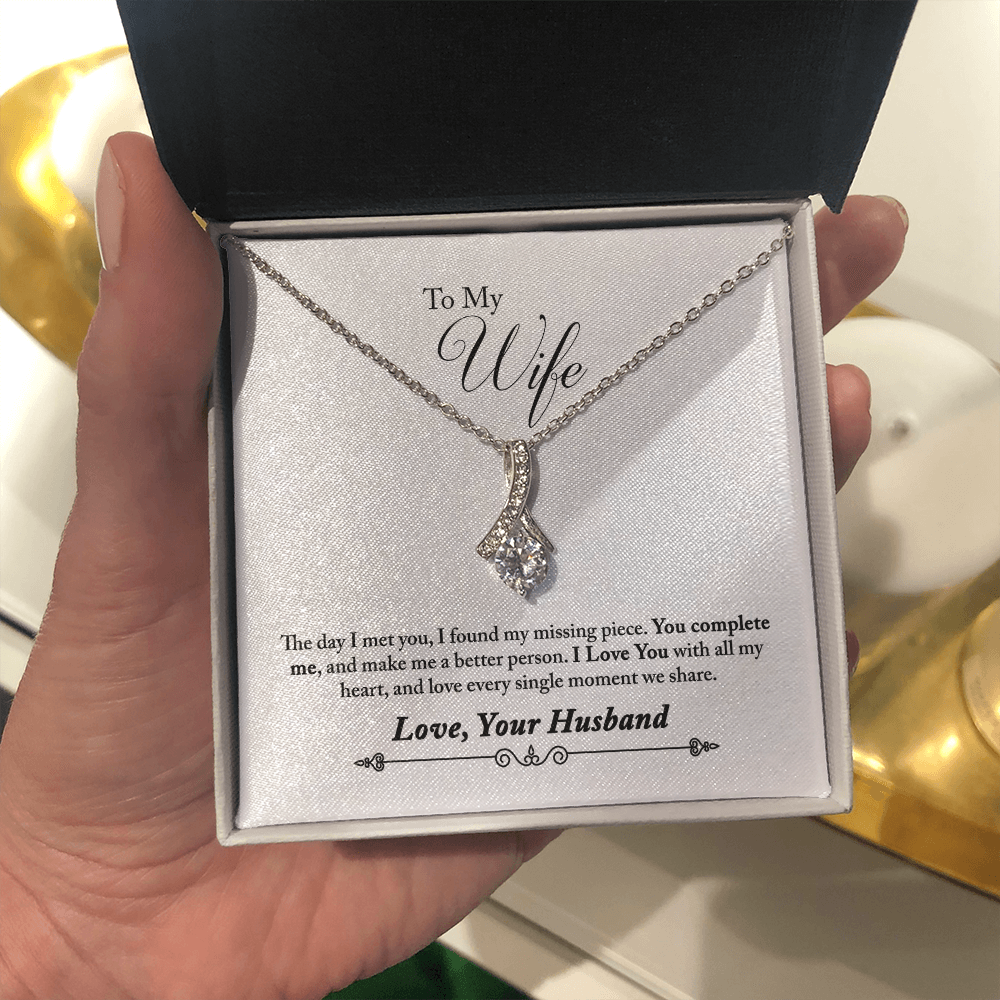 010 To My Wife - Alluring Beauty Necklace